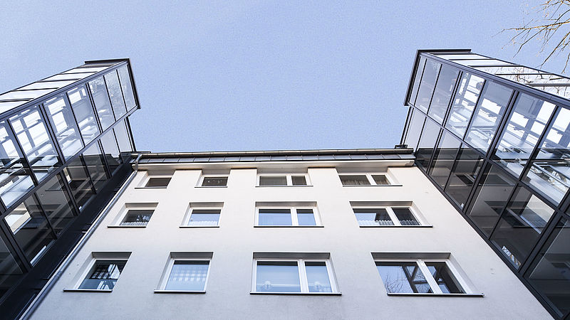 Einbau von Fenstern in einem Hamburger Wohnhaus durch die Tischlerei Beyer - 4